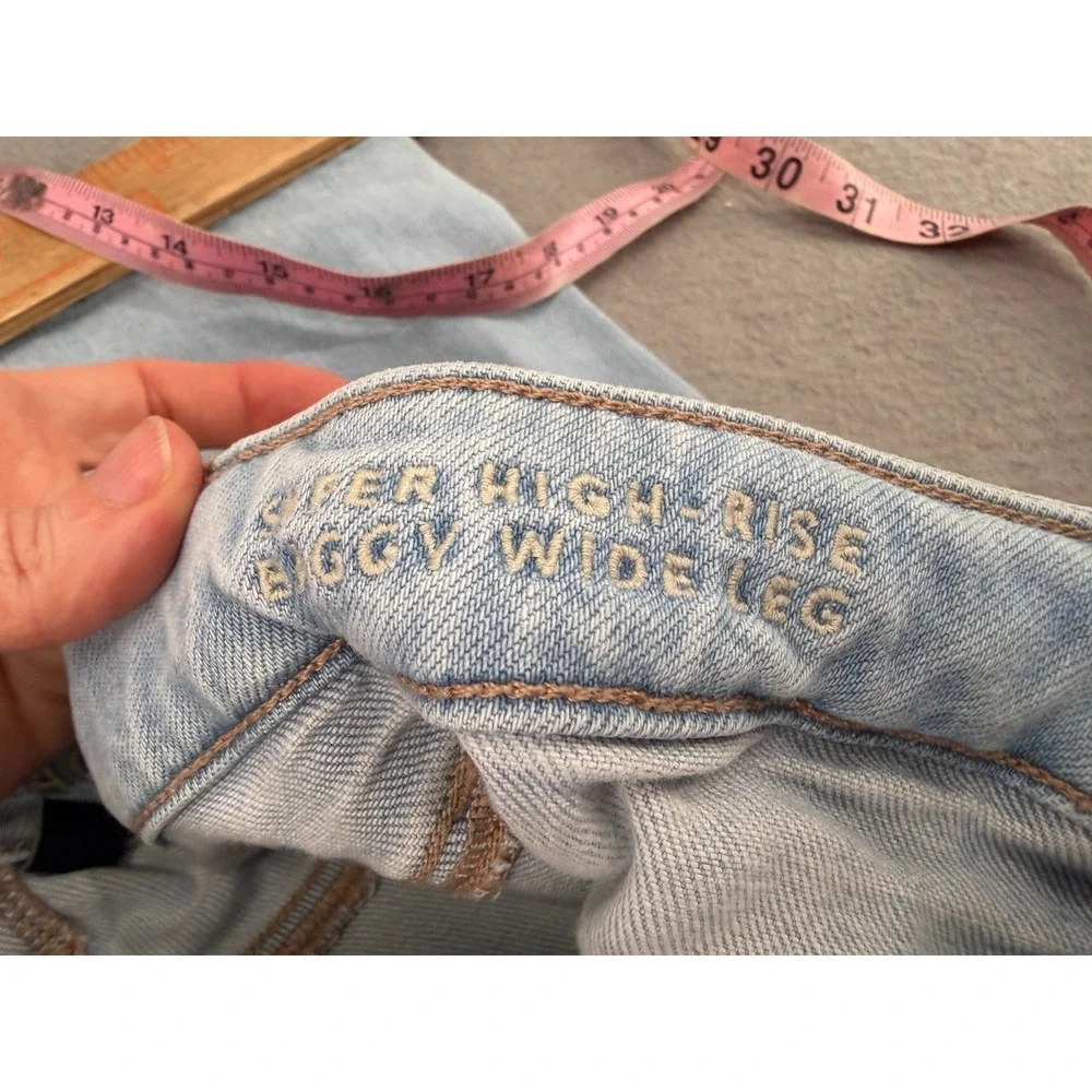 American Eagle Super High Rise Baggy Wide Leg Jeans Women 00 Light Wash Utility* - Picture 14 of 16